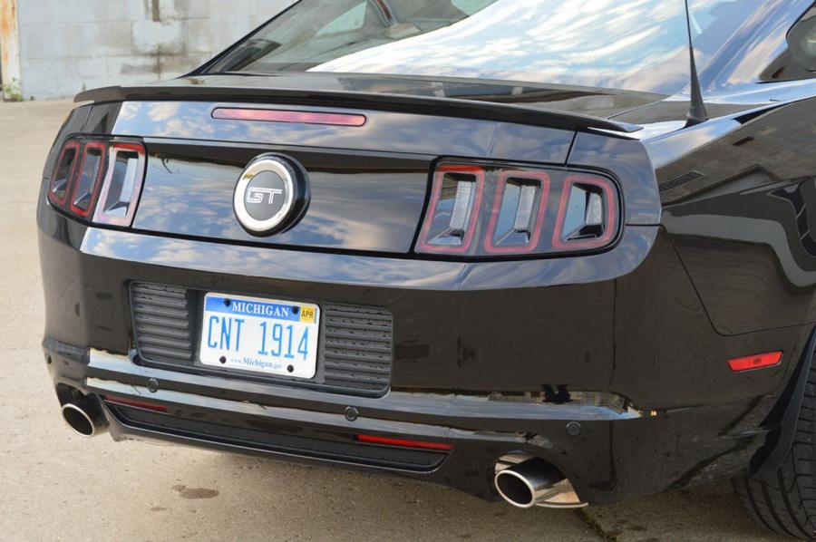  Ford Mustang GT 2014 года  (фото 15 из 27)